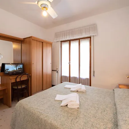 Otel Tirreno 2*