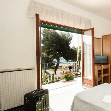 Hotel Tirreno Celle Ligure