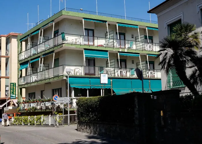 Tirreno Hotel 2*
