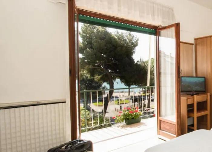 Tirreno Hotel 2*