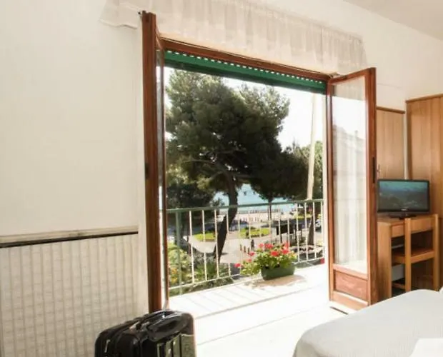 Hotel Tirreno Celle Ligure